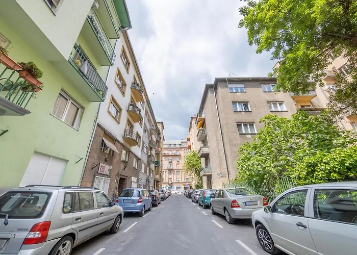 Margit Apartment